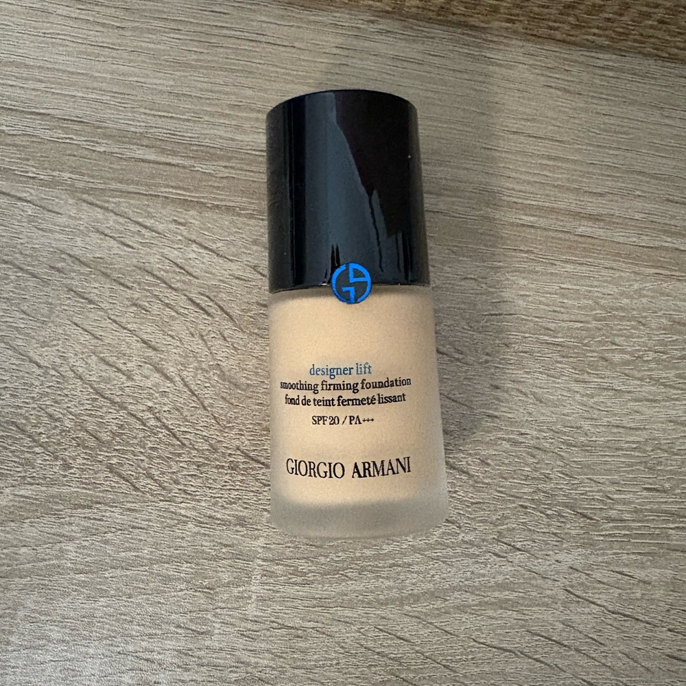 Giorgio Armani designer lift Foundation with spf 20/pa+++ 1 OZ